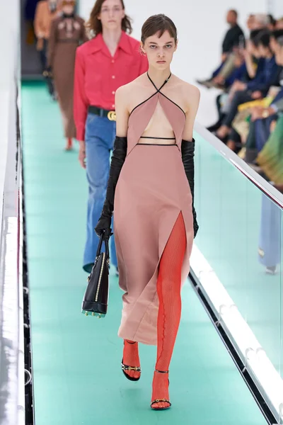 Look 15